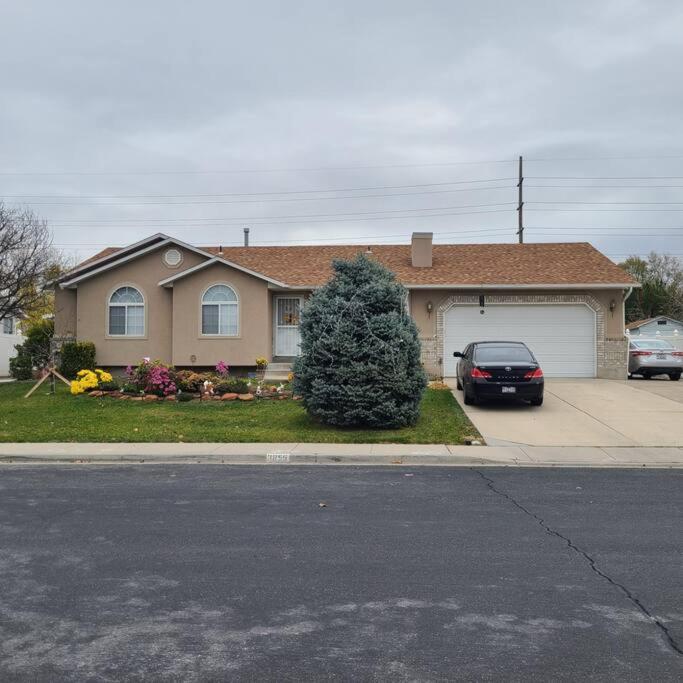 Villa Entire Huge Basement! Fast Wifi! Private Entrance! Salt Lake City Exterior foto